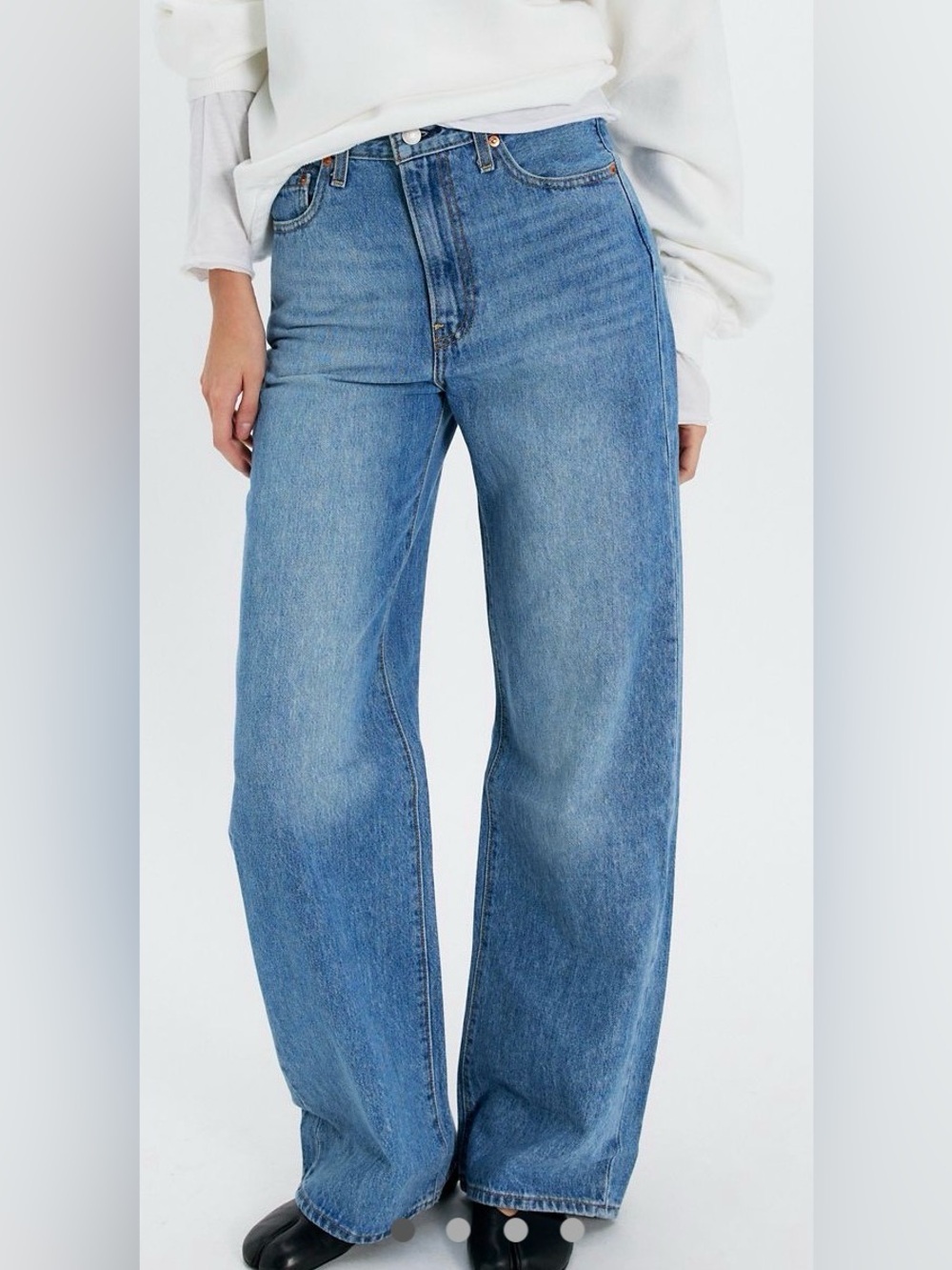Levis Premium Ribcage Wide Leg High Rise Jeans Zip Up Light Wash Size 32